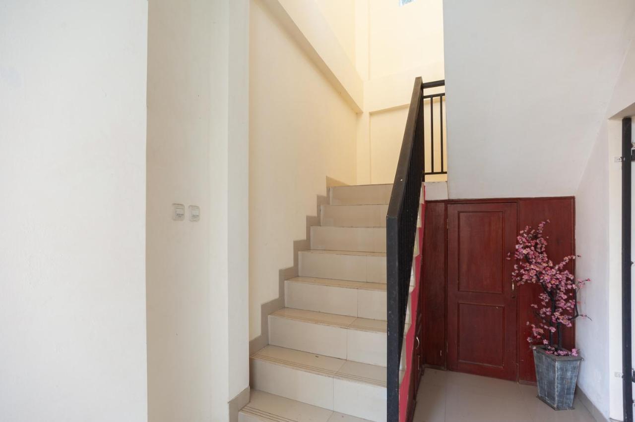 Urbanview Syariah Sm Cisarua Puncak By Reddoorz Bogor