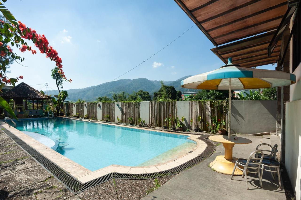 Urbanview Syariah Sm Cisarua Puncak By Reddoorz Bogor