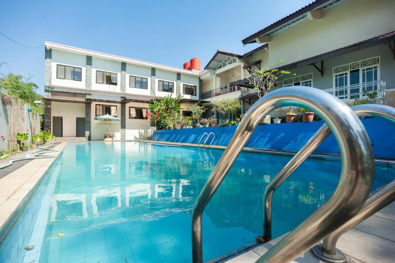 Hotel Urbanview Syariah Sm Cisarua Puncak By Reddoorz 3*