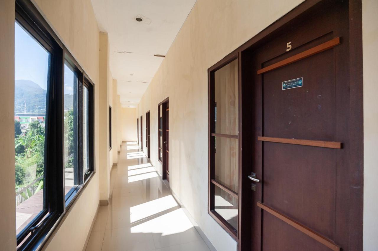 Urbanview Syariah Sm Cisarua Puncak By Reddoorz 3* Bogor